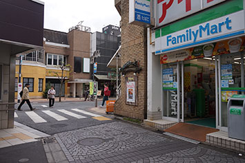 ファミリーマート